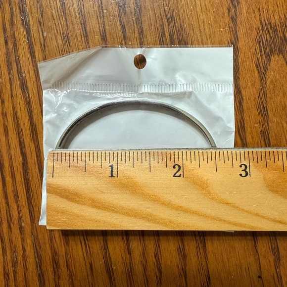 Mantra Band Bracelet She Doesn’t Fight Alone Breast Cancer New - Picture 8 of 8